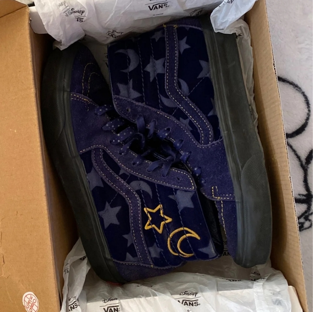 Disney Vans Sk8-Hi Sorcerer's Apprentice Blue View 2